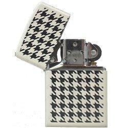 Бензиновая зажигалка Zippo 24888 HOUNDSTOOTH (Мозаика). 
Бензиновая зажигалка Zippo 24888 HOUNDSTOOTH (Мозаика).