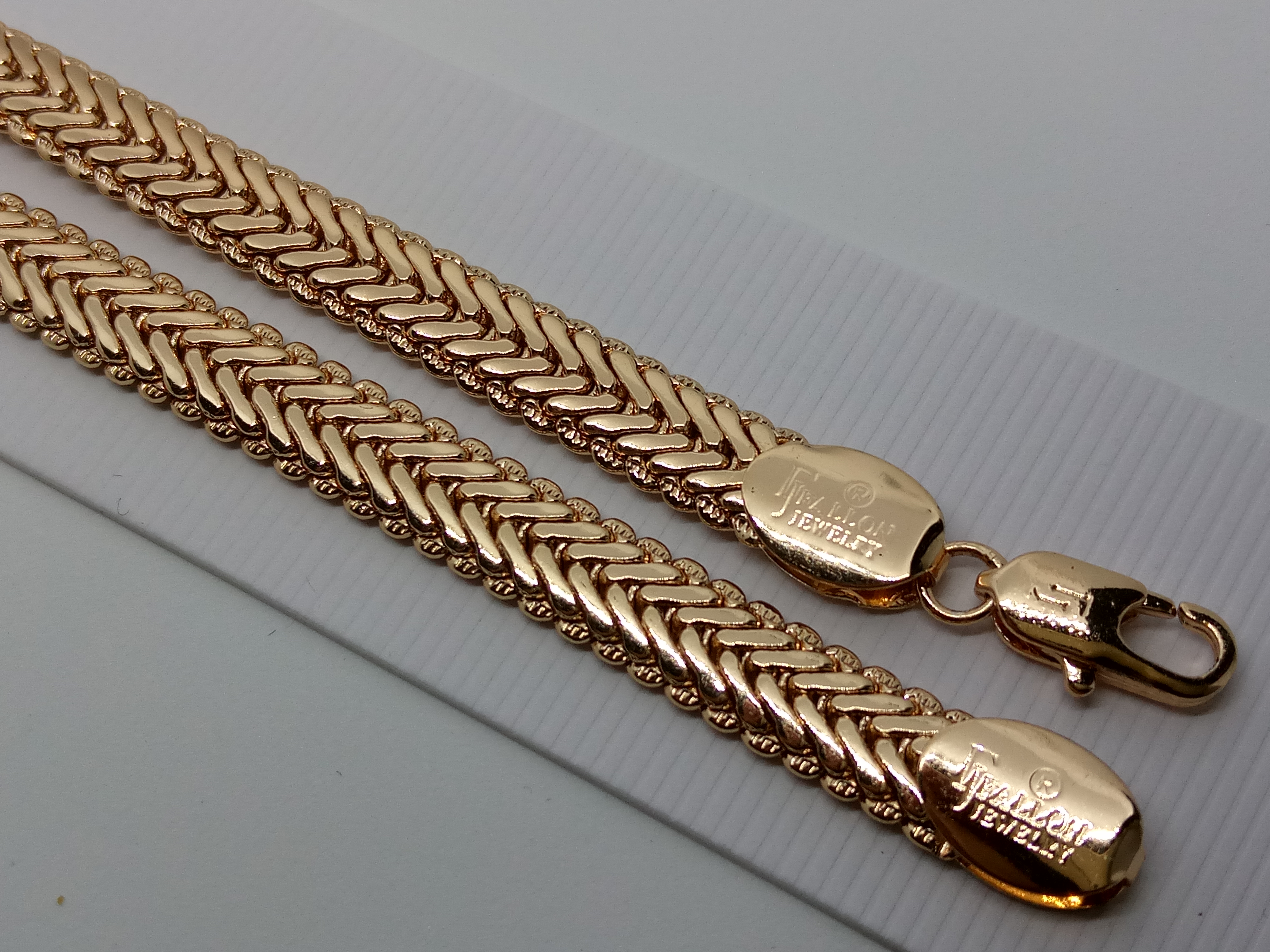 Позолоченная цепочка FJ плетение "Престиж" 61х0,6 см
Позолоченная цепочка FJ плетение "Престиж" 61х0,6 см