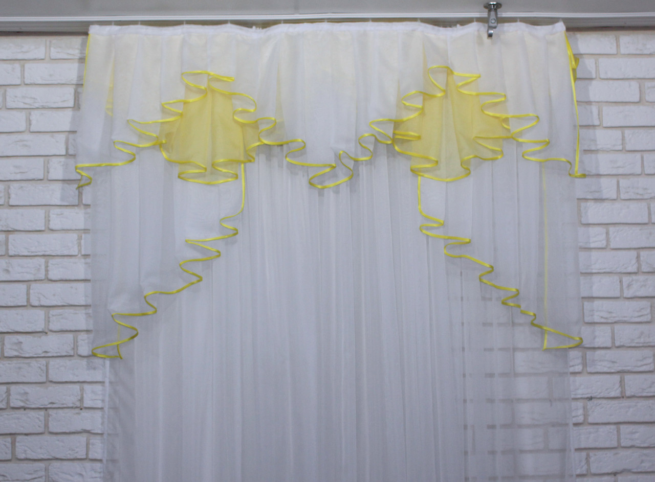 Ламбрекен на карниз 1.5м.модель №93. Цвет белый с жовтым 
Ламбрекен на карниз 1.5м.модель №93. Цвет белый с жовтым