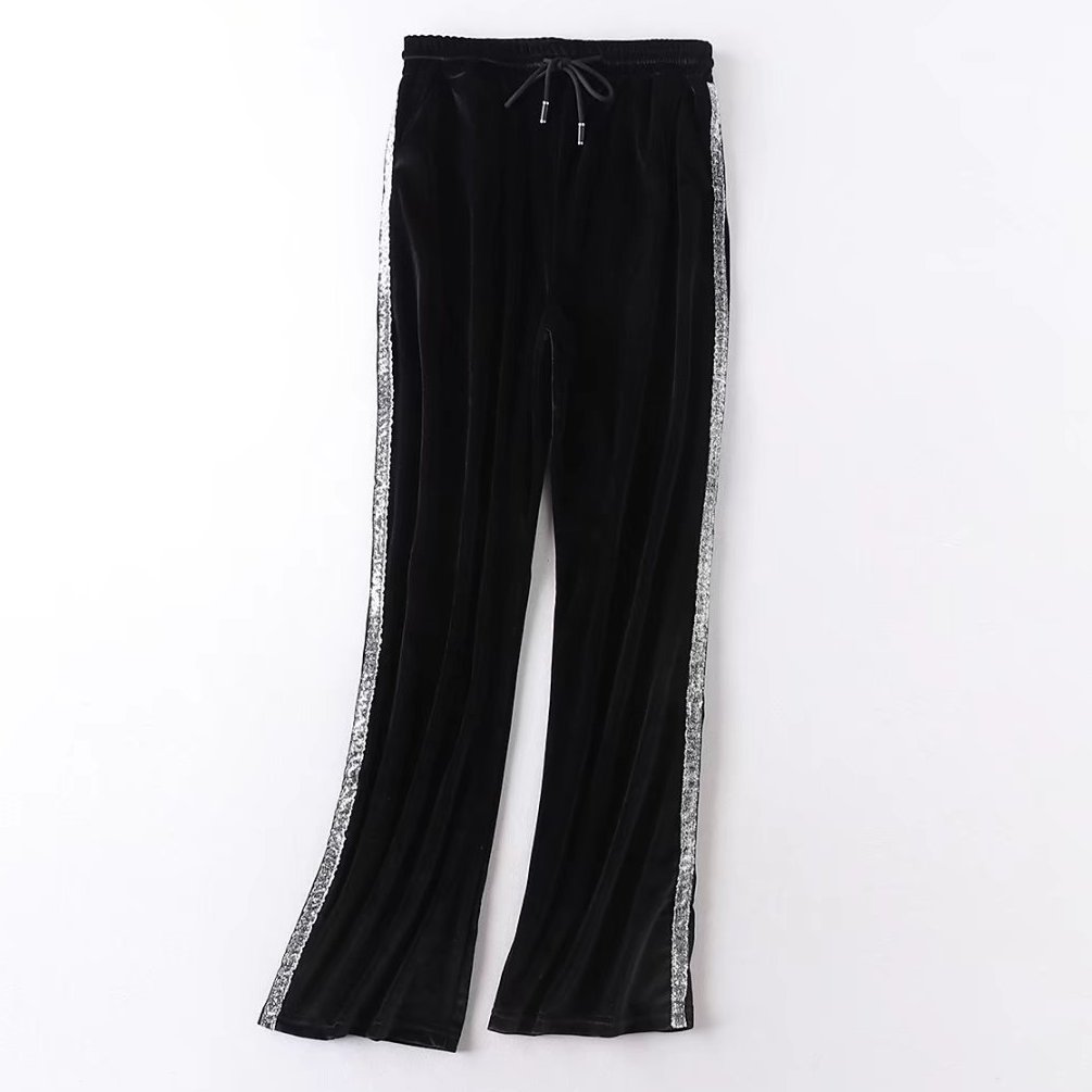 Брюки женские из велюра с лампасами Chic Berni Fashion () Черный, Брюки женские из велюра с лампасами Chic Berni Fashion (XL) Черный
Брюки женские из велюра с лампасами Chic Berni Fashion () Черный, Брюки женские из велюра с лампасами Chic Berni Fashion (XL) Черный