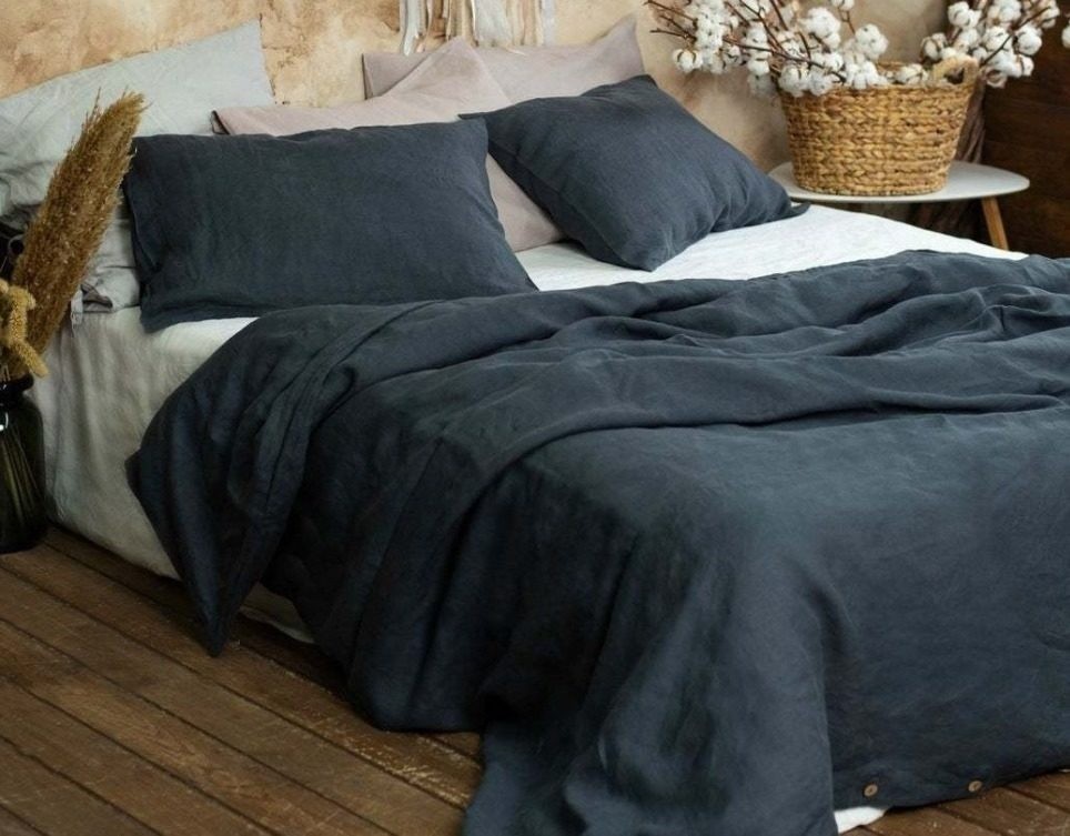 Комплект постельного белья LinenLove Loft Dark Gray с кокосовыми пуговицами 2 х 140х200 см Темно-серый
Комплект постельного белья LinenLove Loft Dark Gray с кокосовыми пуговицами 2 х 140х200 см Темно-серый