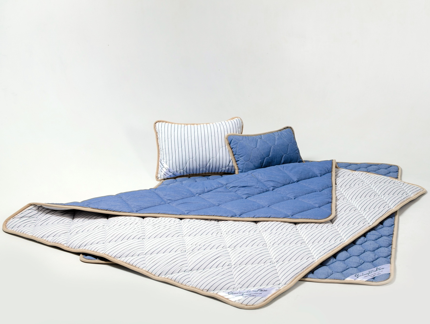 Комплект односпальний 2 в 1 Goodnight.Store (Standart, Ковдра 140х200 + Подушка 40х60) з овечої вовни Мериносу всесезонний синій / білий у смужку
Комплект односпальний 2 в 1 Goodnight.Store (Standart, Ковдра 140х200 + Подушка 40х60) з овечої вовни Мериносу всесезонний синій / білий у смужку