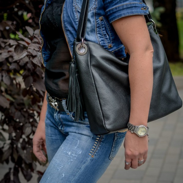 Сумка из кожи женская LL №91899 black
Сумка из кожи женская LL №91899 black