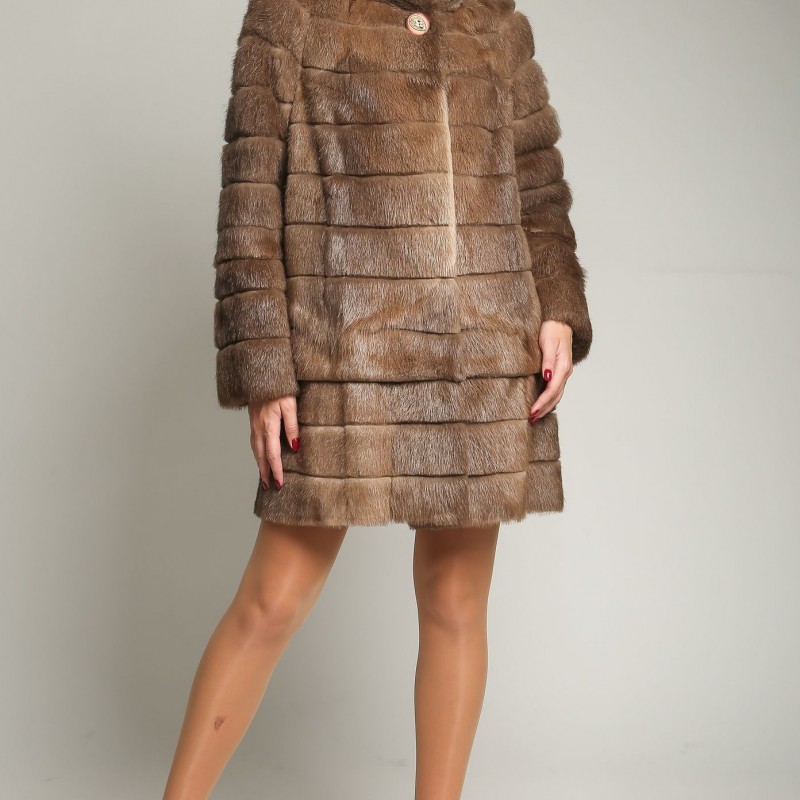 Шуба из меха нутрии Гладкая One Size Бежевая (2333) 
Шуба из меха нутрии Гладкая One Size Бежевая (2333)