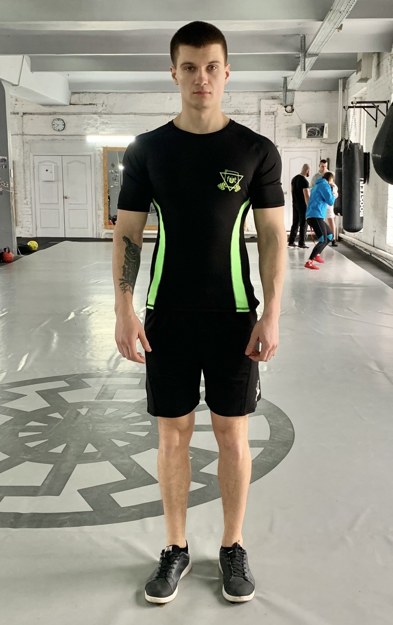 Мужской спортивный комплект (Рашгард+шорты) Armm G-black 1.0 FitU S Черный 000151132
Мужской спортивный комплект (Рашгард+шорты) Armm G-black 1.0 FitU S Черный 000151132
