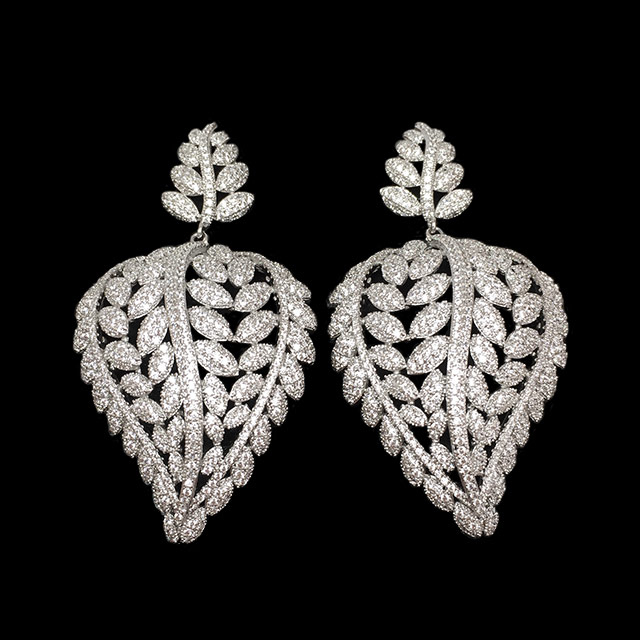Свадебные серьги Роскошный лист DiaDemaGrand Серебряный с белым камнем (0518132-15-2)
Свадебные серьги Роскошный лист DiaDemaGrand Серебряный с белым камнем (0518132-15-2)