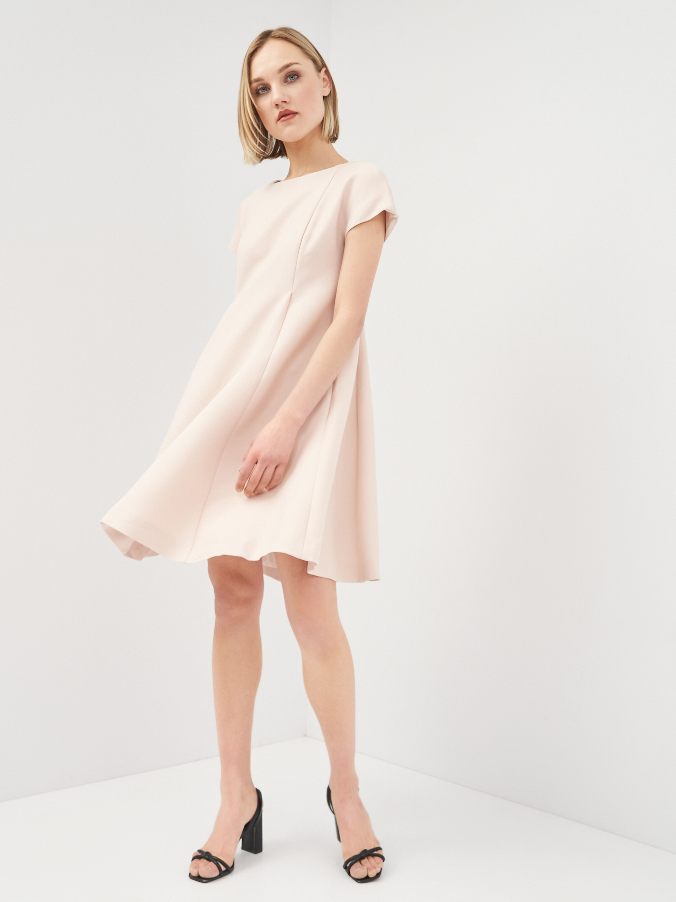 Платье Cacharel smixb1880013 38 Светло-розовое
Платье Cacharel smixb1880013 38 Светло-розовое