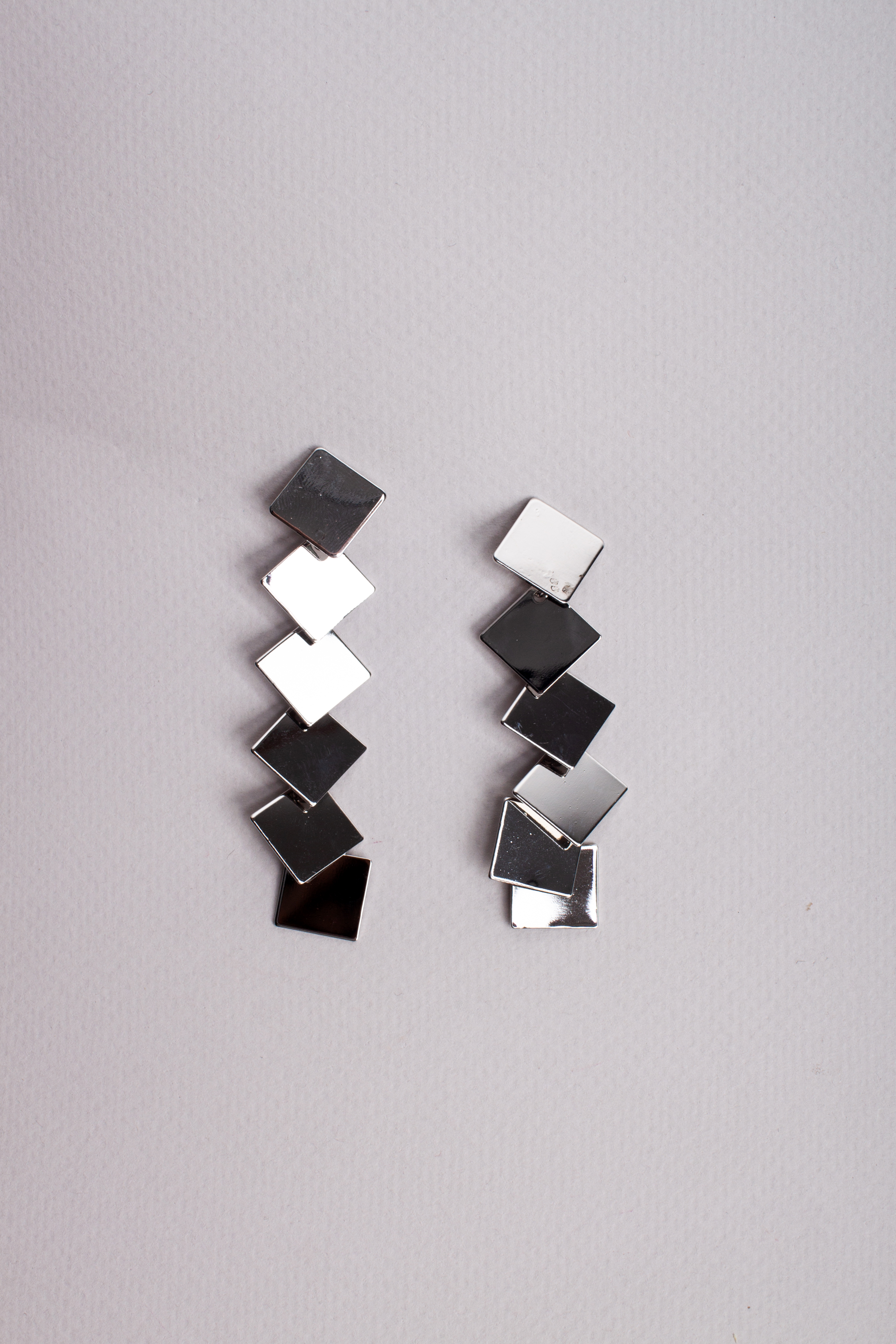 Подвески FAMO Серьги Карен серебристые One size (5-7484)
Подвески FAMO Серьги Карен серебристые One size (5-7484)