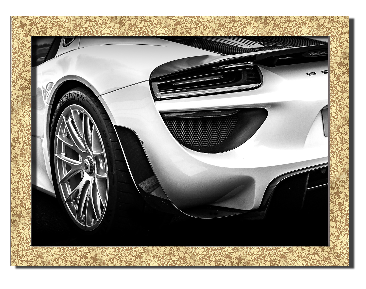 Golden frame картина на файн-арт бумаге спортивный авто Porsche 918 Порше Hotel Arizona HD 31 см x 41 см
Golden frame картина на файн-арт бумаге спортивный авто Porsche 918 Порше Hotel Arizona HD 31 см x 41 см