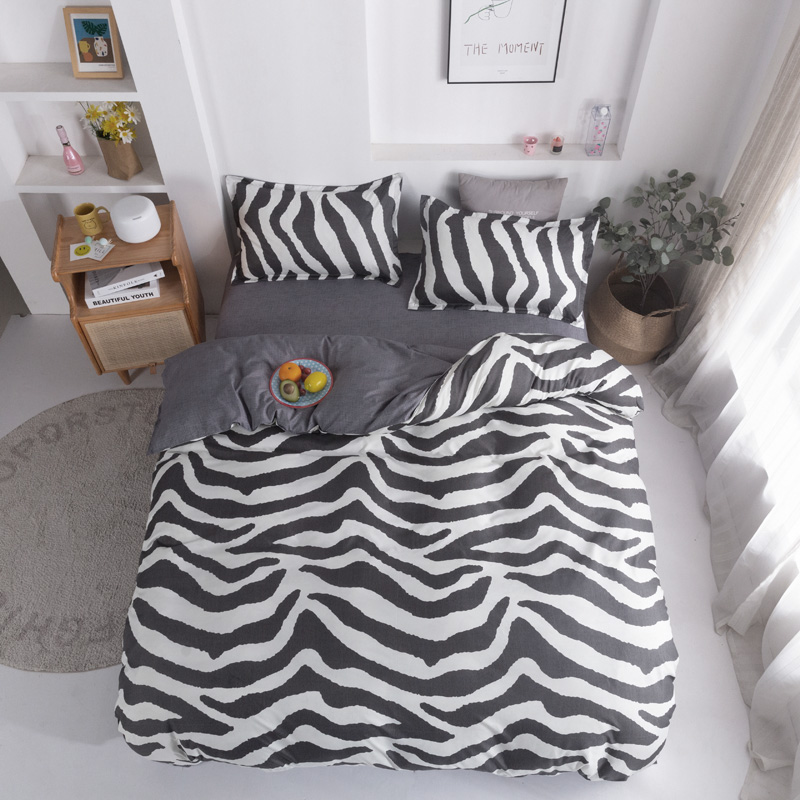Комплект постельного белья с животным принтом серый Zebra (двуспальный-евро) Berni Home Серый
Комплект постельного белья с животным принтом серый Zebra (двуспальный-евро) Berni Home Серый