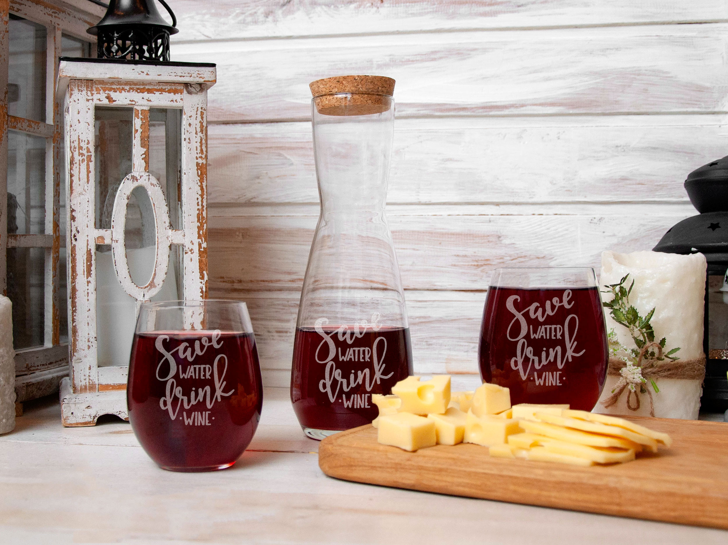 Стеклянный набор для вина с гравировкой Save water Drink wine, графин + 2 стакана, WOODPRESENT
Стеклянный набор для вина с гравировкой Save water Drink wine, графин + 2 стакана, WOODPRESENT