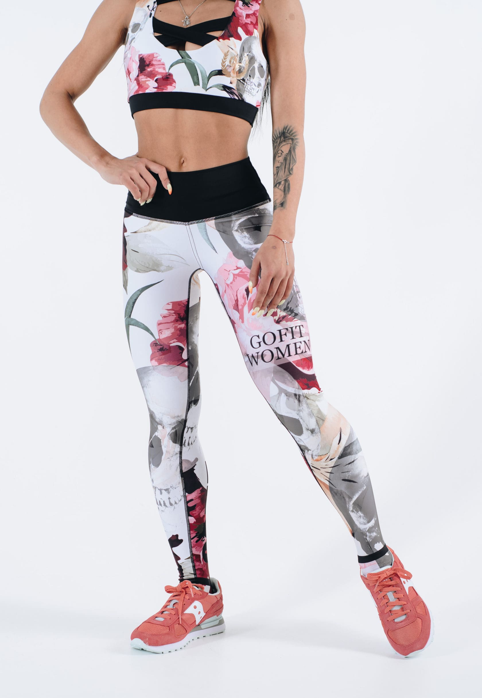 Спортивные лосины для фитнеса и тренировок GoFit Rose Scull M Черный (GF102LRC-M)
Спортивные лосины для фитнеса и тренировок GoFit Rose Scull M Черный (GF102LRC-M)