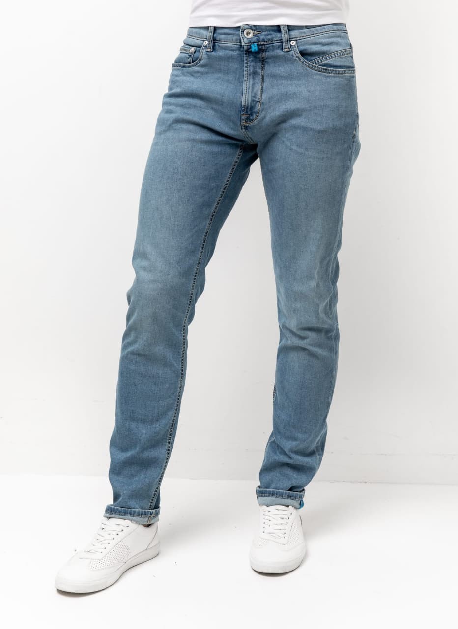 Джинсы Pierre Cardin из коллекции Future Flex в голубом цвете размер 40/34 (8888/48)
Джинсы Pierre Cardin из коллекции Future Flex в голубом цвете размер 40/34 (8888/48)