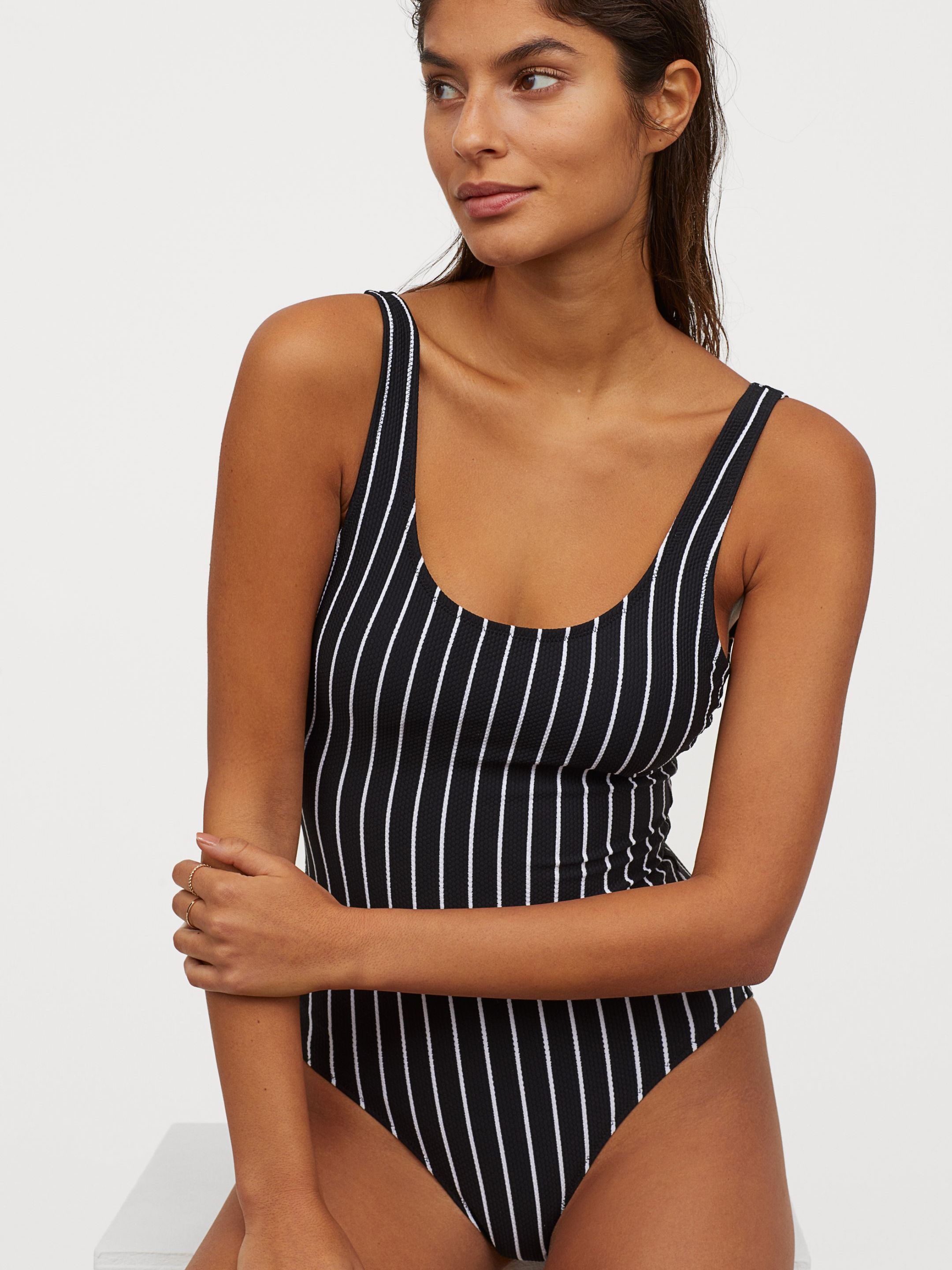 Купальник слитный женский H&M 0559633-1 Черный, Купальник слитный женский H&M 0559633-1 46 Черный
Купальник слитный женский H&M 0559633-1 Черный, Купальник слитный женский H&M 0559633-1 46 Черный
