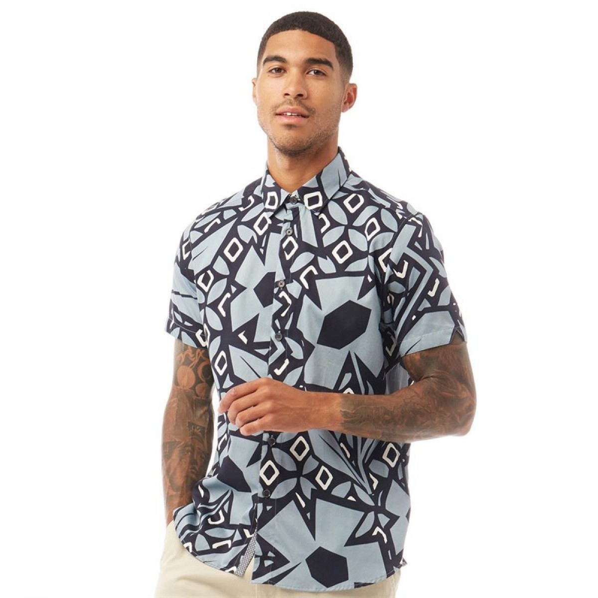 Рубашка Ted Baker Histle Short Sleeve Oversized Printed Shirt Blue Sea Blue, XXS (40)
Рубашка Ted Baker Histle Short Sleeve Oversized Printed Shirt Blue Sea Blue, XXS (40)