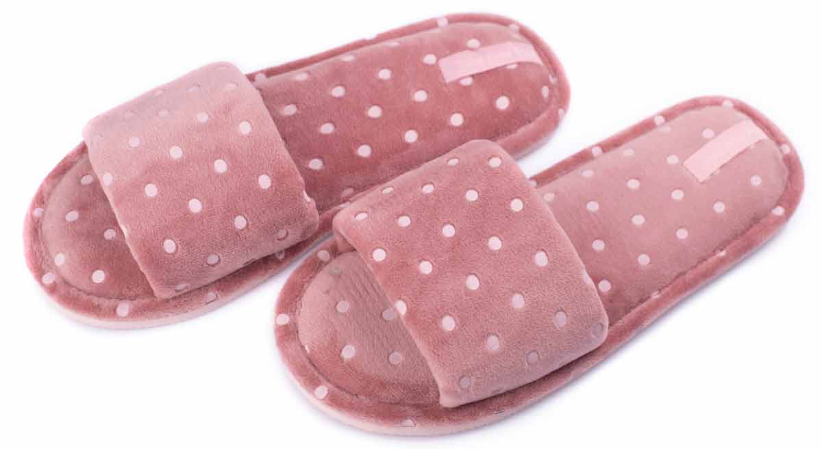 Комнатные тапочки Twins Твинс женские HS-VL велюровые в горох розовые, р.40 (5604)
Комнатные тапочки Twins Твинс женские HS-VL велюровые в горох розовые, р.40 (5604)