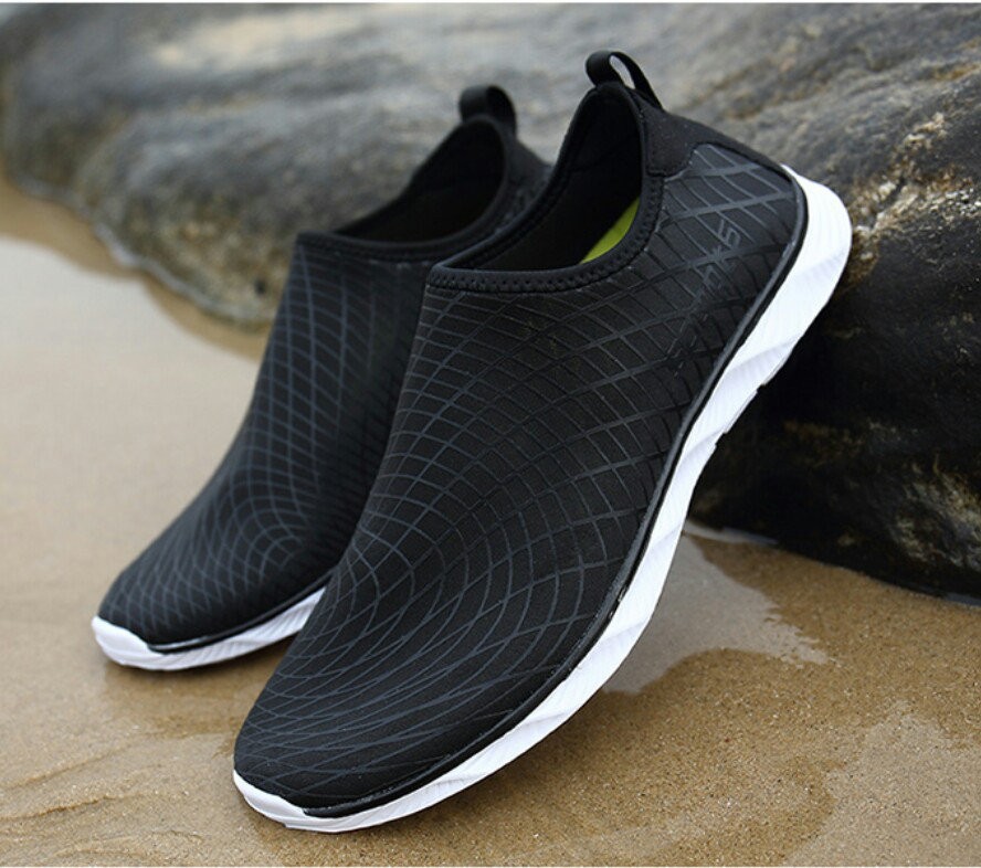 Летние кроссовки (аквашузы) черный 39
Летние кроссовки (аквашузы) черный 39