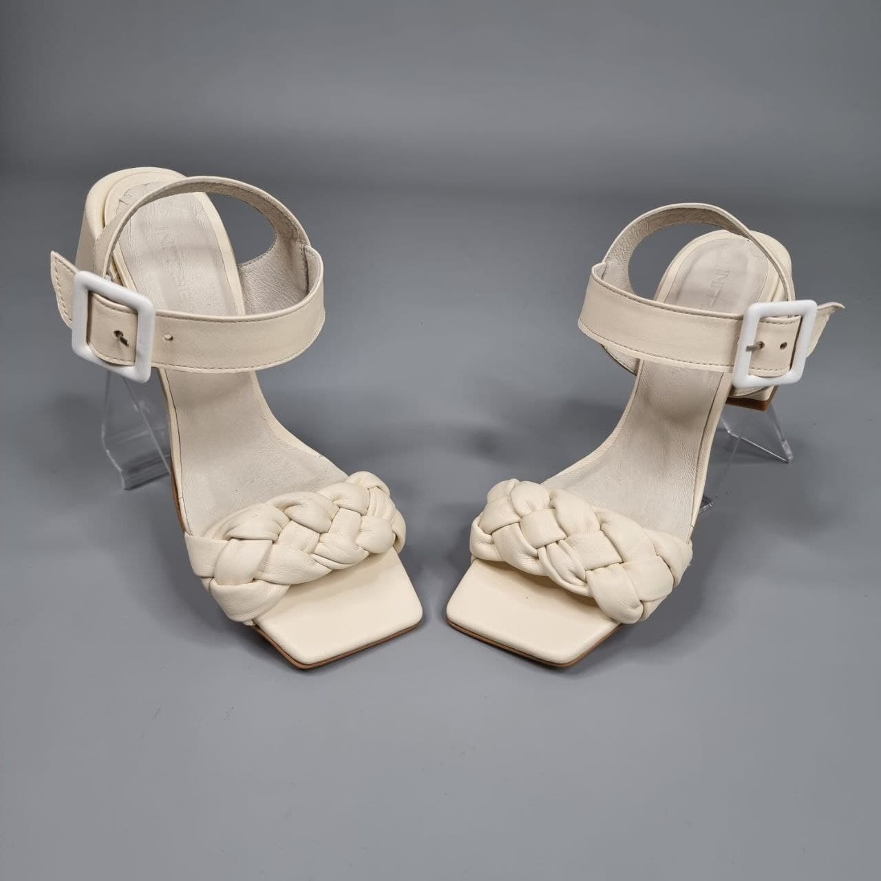 Женские босоножки YDGbellini Дана светло-бежевые 39 р (21322/120)
Женские босоножки YDGbellini Дана светло-бежевые 39 р (21322/120)