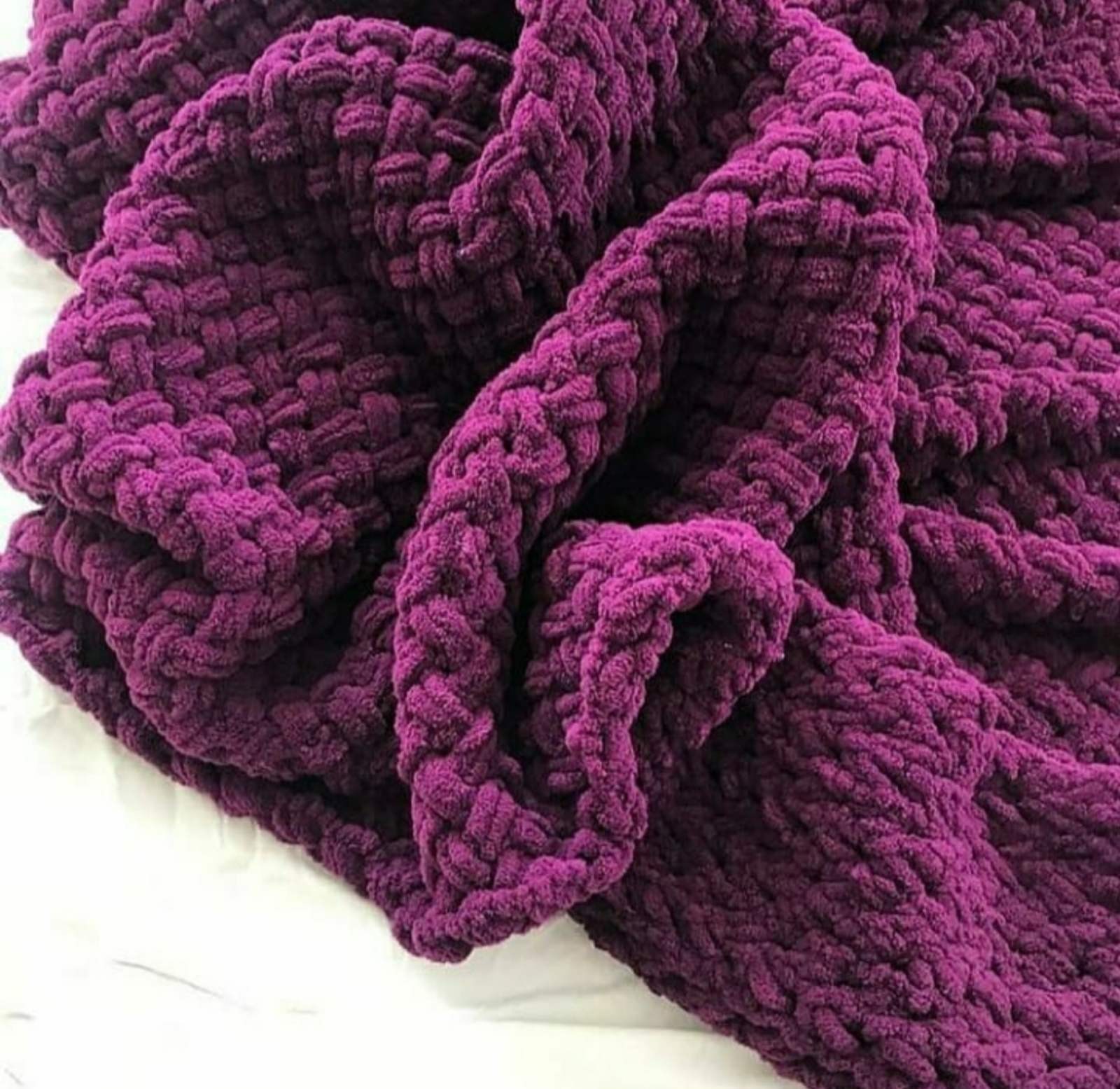 Плед детский MamBaby из плюшевой гипоаллергенной пряжи премиум класса Alize puffy 80х80 см. Баклажан
Плед детский MamBaby из плюшевой гипоаллергенной пряжи премиум класса Alize puffy 80х80 см. Баклажан