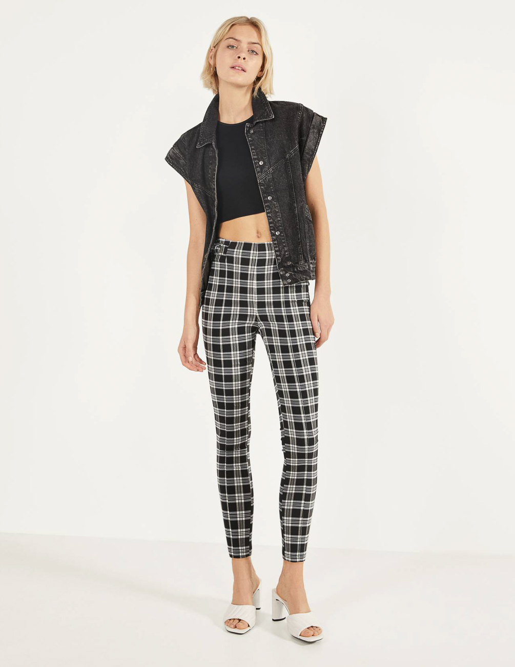 Брюки Bershka Ж1064507 (0079/168/040) цвет черный-белый, Брюки Bershka Ж1064507 (0079/168/040) цвет черный-белый M
Брюки Bershka Ж1064507 (0079/168/040) цвет черный-белый, Брюки Bershka Ж1064507 (0079/168/040) цвет черный-белый M