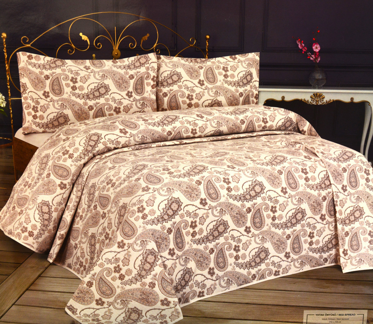 Cotton premium: Покривало 250х250 з наволочками 60х80 Saray, кремове Karteks k-2210-02
Cotton premium: Покривало 250х250 з наволочками 60х80 Saray, кремове Karteks k-2210-02