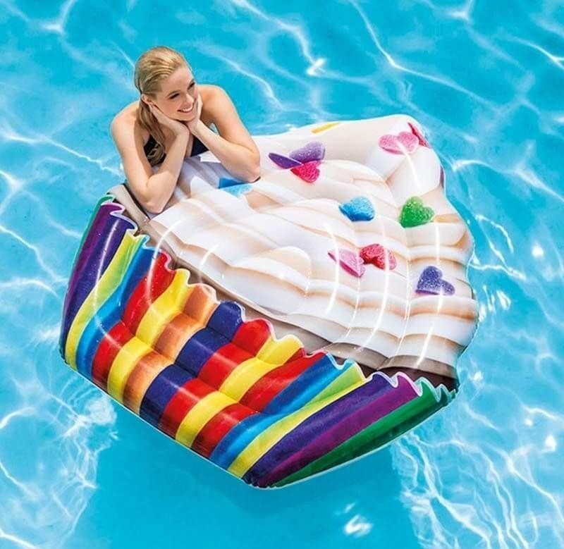 Большой овальный надувной матрас для плавания Кекс Intex плот для купания и катания Интекс для детей и взрослых для дачи и пляжа 142 x 135 cм BR58770 
Большой овальный надувной матрас для плавания Кекс Intex плот для купания и катания Интекс для детей и взрослых для дачи и пляжа 142 x 135 cм BR58770