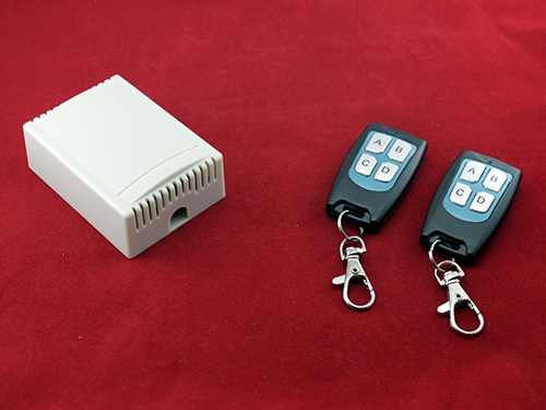 4-канальное беспроводное реле SISJQRR 12В, 2 пульта режимы
4-канальное беспроводное реле SISJQRR 12В, 2 пульта режимы