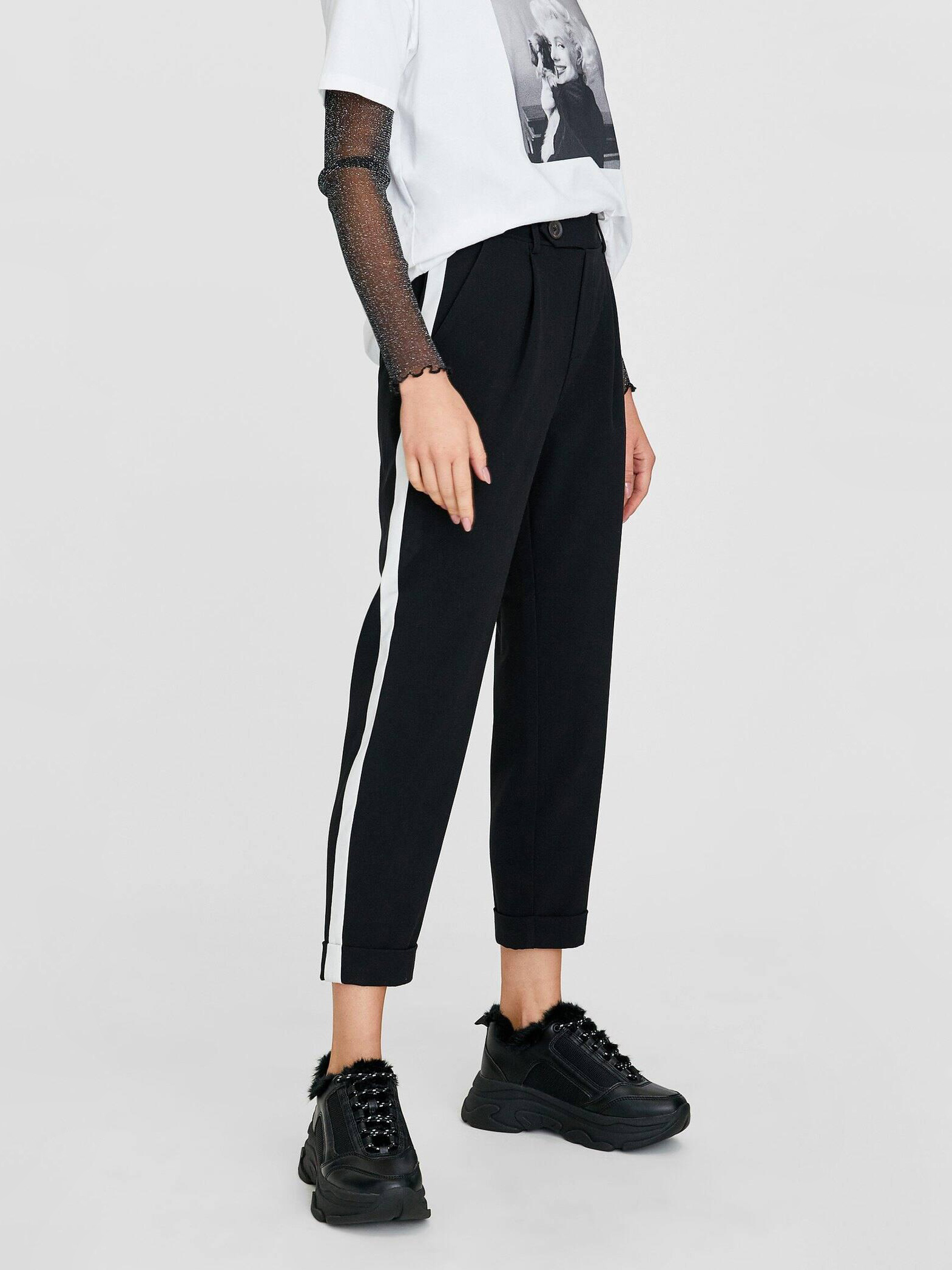 Брюки Stradivarius 4559/769/001-ABOU Черные с белым (DD3000002739219_SZ04559769001019, Брюки Stradivarius 4559/769/001-ABOU XS Черные с белым (DD3000002739219_SZ04559769001019)
Брюки Stradivarius 4559/769/001-ABOU Черные с белым (DD3000002739219_SZ04559769001019, Брюки Stradivarius 4559/769/001-ABOU XS Черные с белым (DD3000002739219_SZ04559769001019)