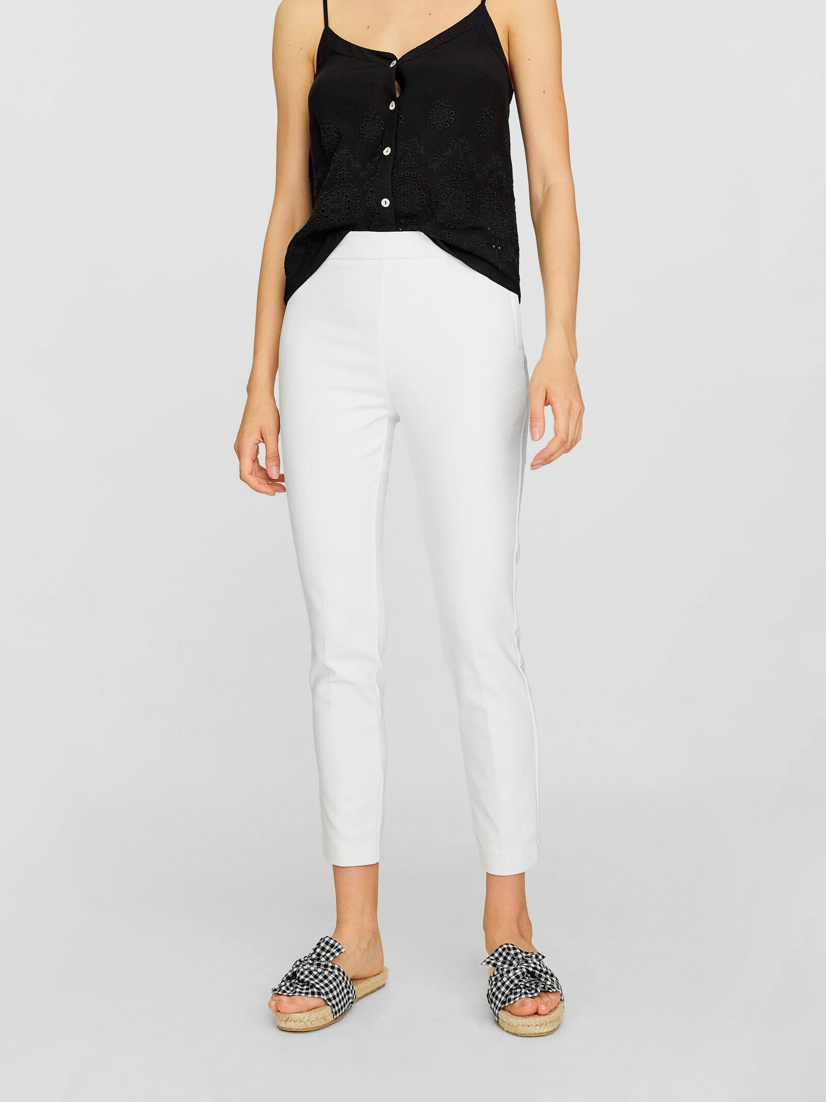 Брюки Stradivarius 4502/635/003-ACTS 34 Белые (DD3000003513177_SZ04502635003341)
Брюки Stradivarius 4502/635/003-ACTS 34 Белые (DD3000003513177_SZ04502635003341)