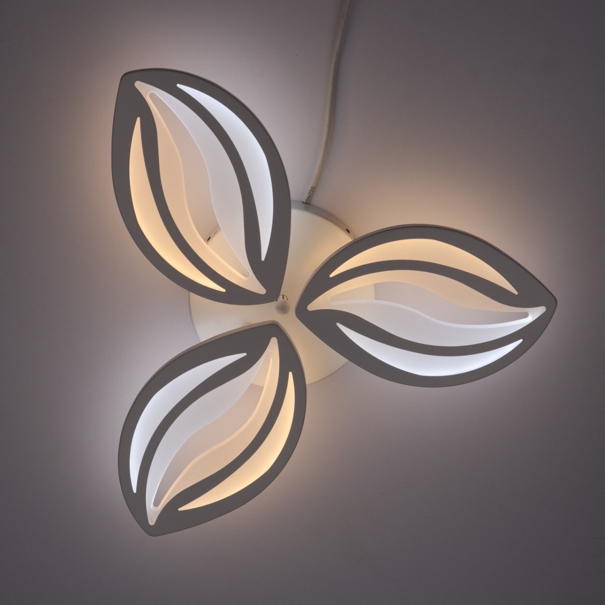 Люстра потолочная Led с пультом (9х45х45 см.) Матовый белый YR-A2325/3-wh
Люстра потолочная Led с пультом (9х45х45 см.) Матовый белый YR-A2325/3-wh