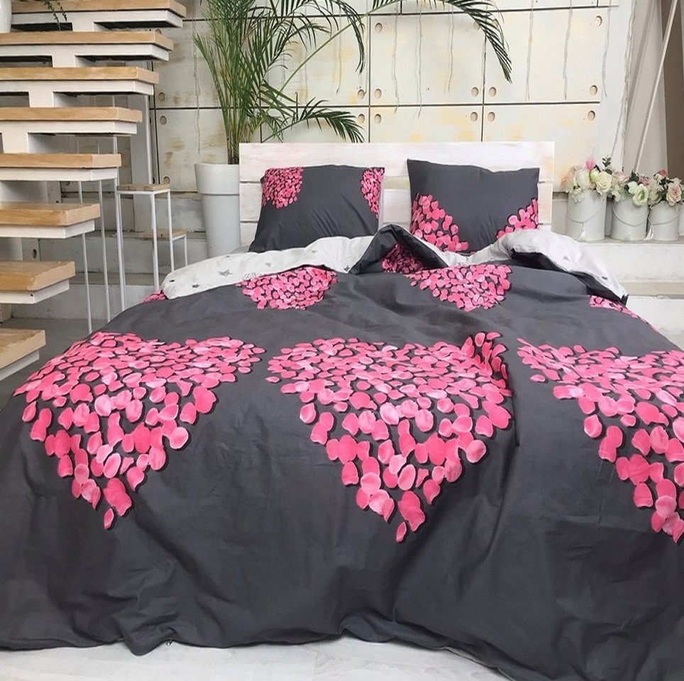 Комплект постельного белья Сердце из лепестков роз CottonTwill 2-спальный 200х220 см Сатин Premium (SP057-4)
Комплект постельного белья Сердце из лепестков роз CottonTwill 2-спальный 200х220 см Сатин Premium (SP057-4)