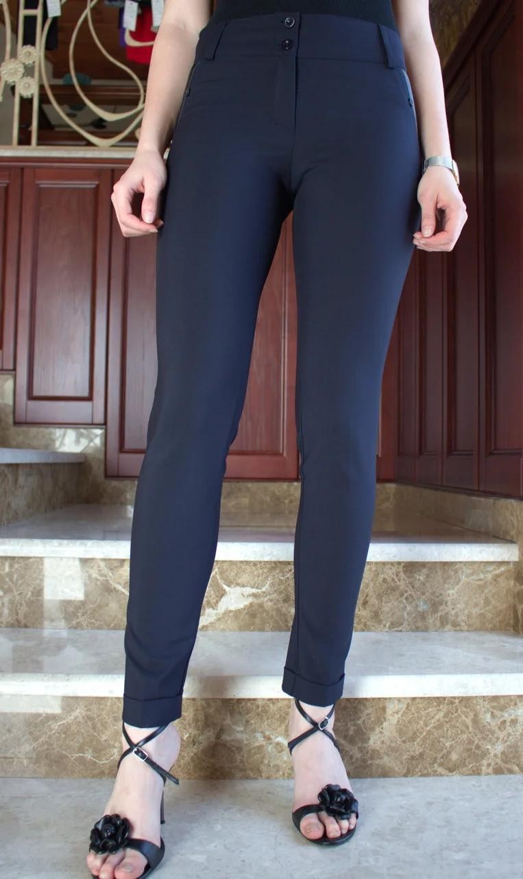Брюки Classic Fashion дудочки женские укороченные темно-синего цвета S, Брюки Classic Fashion дудочки женские укороченные темно-синего цвета 44 S
Брюки Classic Fashion дудочки женские укороченные темно-синего цвета S, Брюки Classic Fashion дудочки женские укороченные темно-синего цвета 44 S