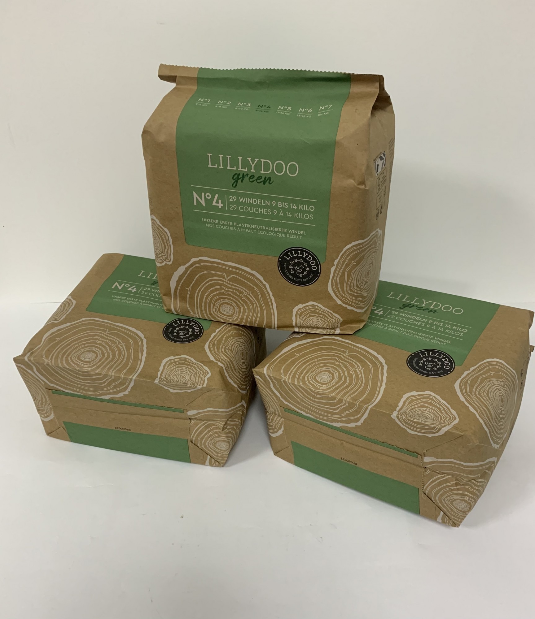 Набір з 3 уп.(87 шт.) екологічно чистих підгузників 4 розміру Lillydoo green 9-14кг.
Набір з 3 уп.(87 шт.) екологічно чистих підгузників 4 розміру Lillydoo green 9-14кг.