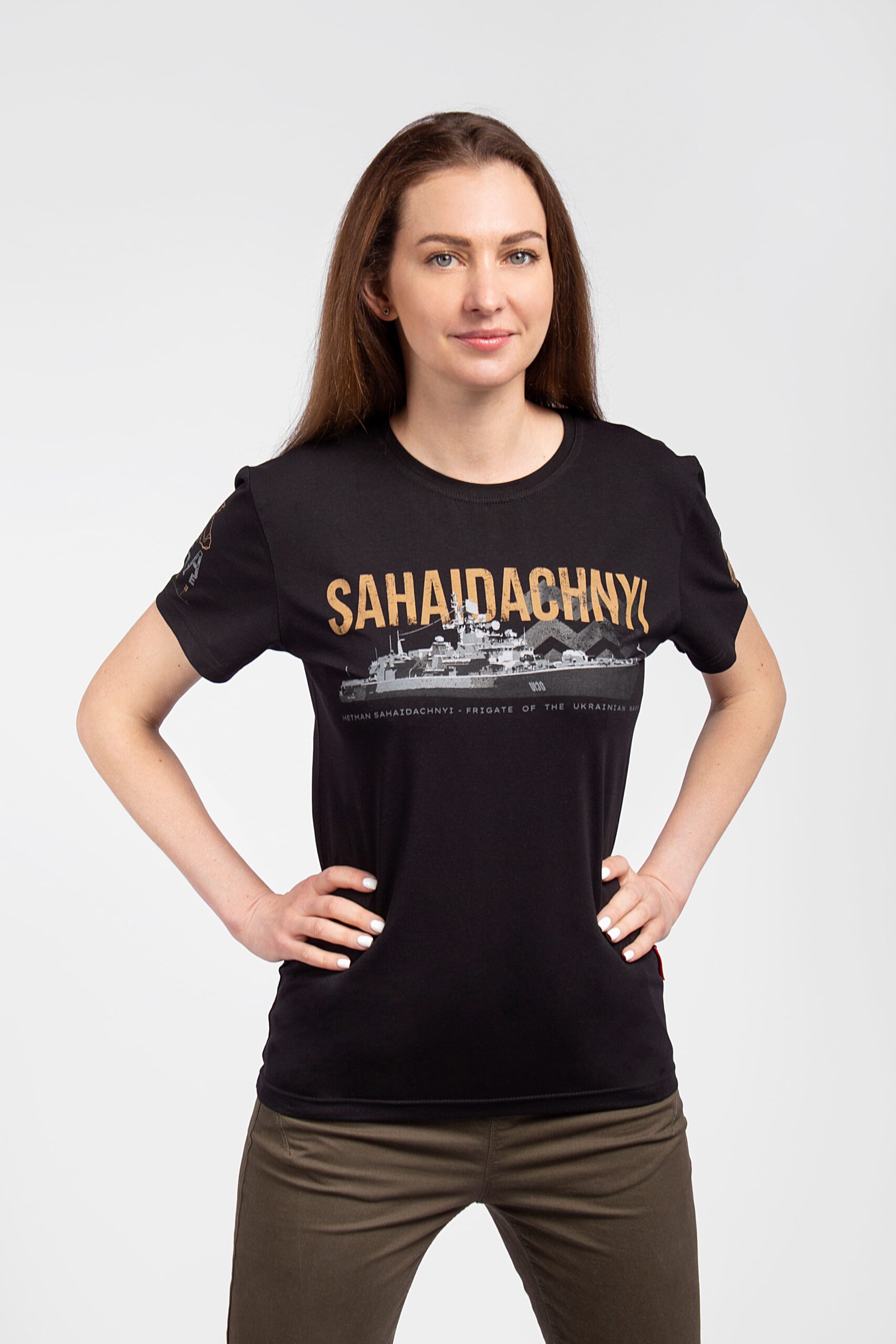 жіноча футболка - SAHAIDACHNYI - чорний, жіноча футболка - SAHAIDACHNYI - чорний, S
жіноча футболка - SAHAIDACHNYI - чорний, жіноча футболка - SAHAIDACHNYI - чорний, S
