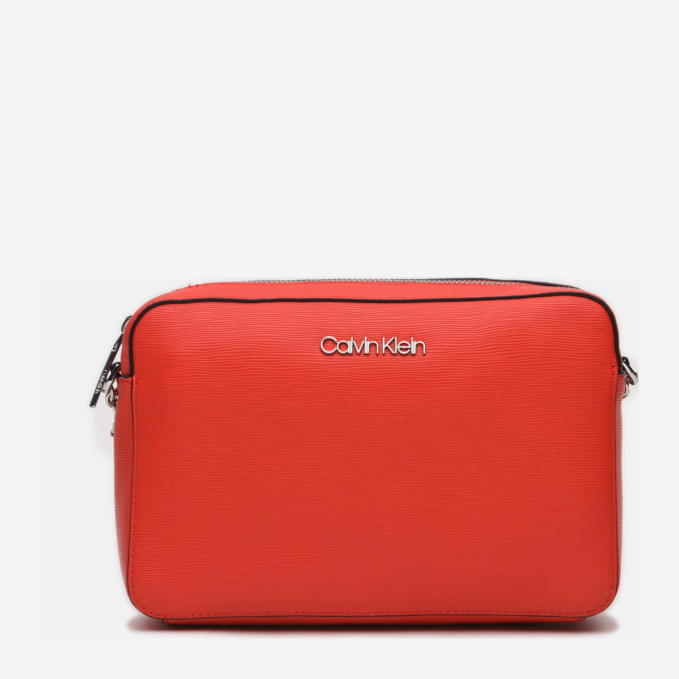 Женская сумка Calvin Klein Jeans Camera Bag Wave Saffiano K60K608103-XA7 Vibrant Coral
Женская сумка Calvin Klein Jeans Camera Bag Wave Saffiano K60K608103-XA7 Vibrant Coral