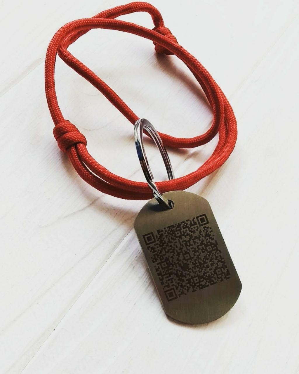 Медальон-Адресник из Нержавеющей Стали с Гравировкой Qr-кода Betkhoven "Армейский" 47*30 мм на Шнурке Красного Цвета
Медальон-Адресник из Нержавеющей Стали с Гравировкой Qr-кода Betkhoven "Армейский" 47*30 мм на Шнурке Красного Цвета