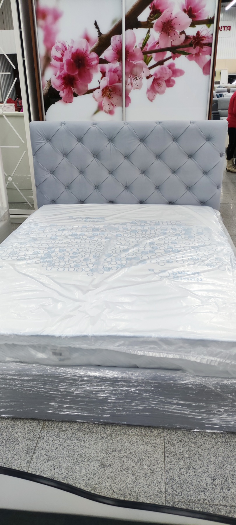 Двуспальная кровать с мягким изголовьем Велюр 160x200 ткань серого цвета Viorina-Deko с подъемным механизмом и каркасом (без матраса)
Двуспальная кровать с мягким изголовьем Велюр 160x200 ткань серого цвета Viorina-Deko с подъемным механизмом и каркасом (без матраса)