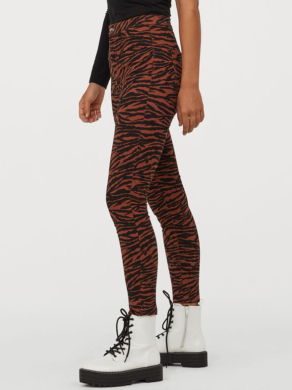 Джинсы H&M 060801384_tiger Коричневые с черным, Джинсы H&M 060801384_tiger 36 Коричневые с черным
Джинсы H&M 060801384_tiger Коричневые с черным, Джинсы H&M 060801384_tiger 36 Коричневые с черным