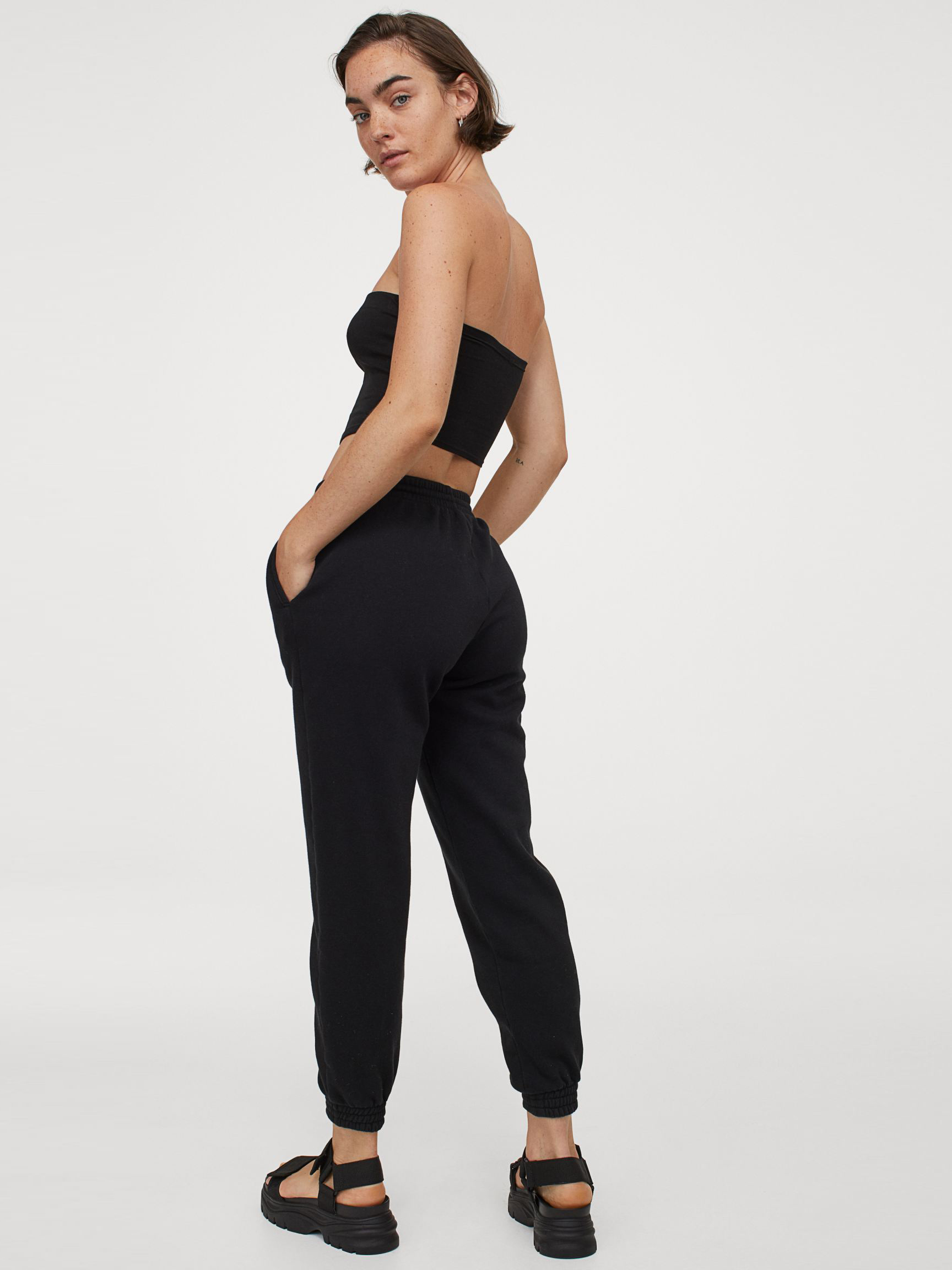 Спортивные штаны H&M 0759814-1 Черные (СА2000001855225, Спортивные штаны H&M 0759814-1 L Черные (СА2000001855225)
Спортивные штаны H&M 0759814-1 Черные (СА2000001855225, Спортивные штаны H&M 0759814-1 L Черные (СА2000001855225)