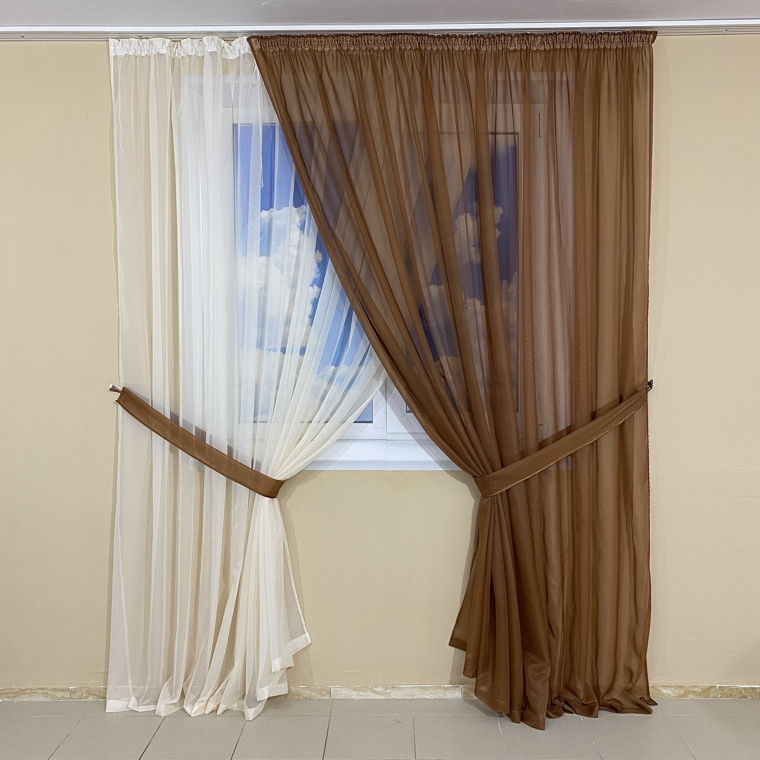 Комплект шифоновых тюлей TG Home №425 2шт. 3*2,70м и подхваты коричнево-кремовый
Комплект шифоновых тюлей TG Home №425 2шт. 3*2,70м и подхваты коричнево-кремовый
