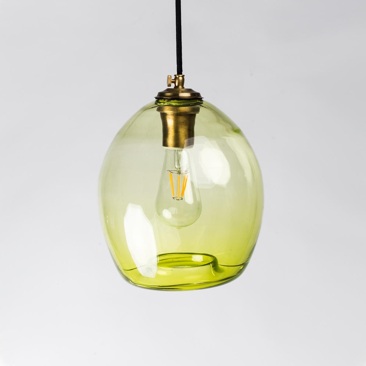 Подвесной светильник для кухни, бара, прихожей, коридора Colorglass 2059-2 стекло зеленый/латунь коричневый PikArt
Подвесной светильник для кухни, бара, прихожей, коридора Colorglass 2059-2 стекло зеленый/латунь коричневый PikArt
