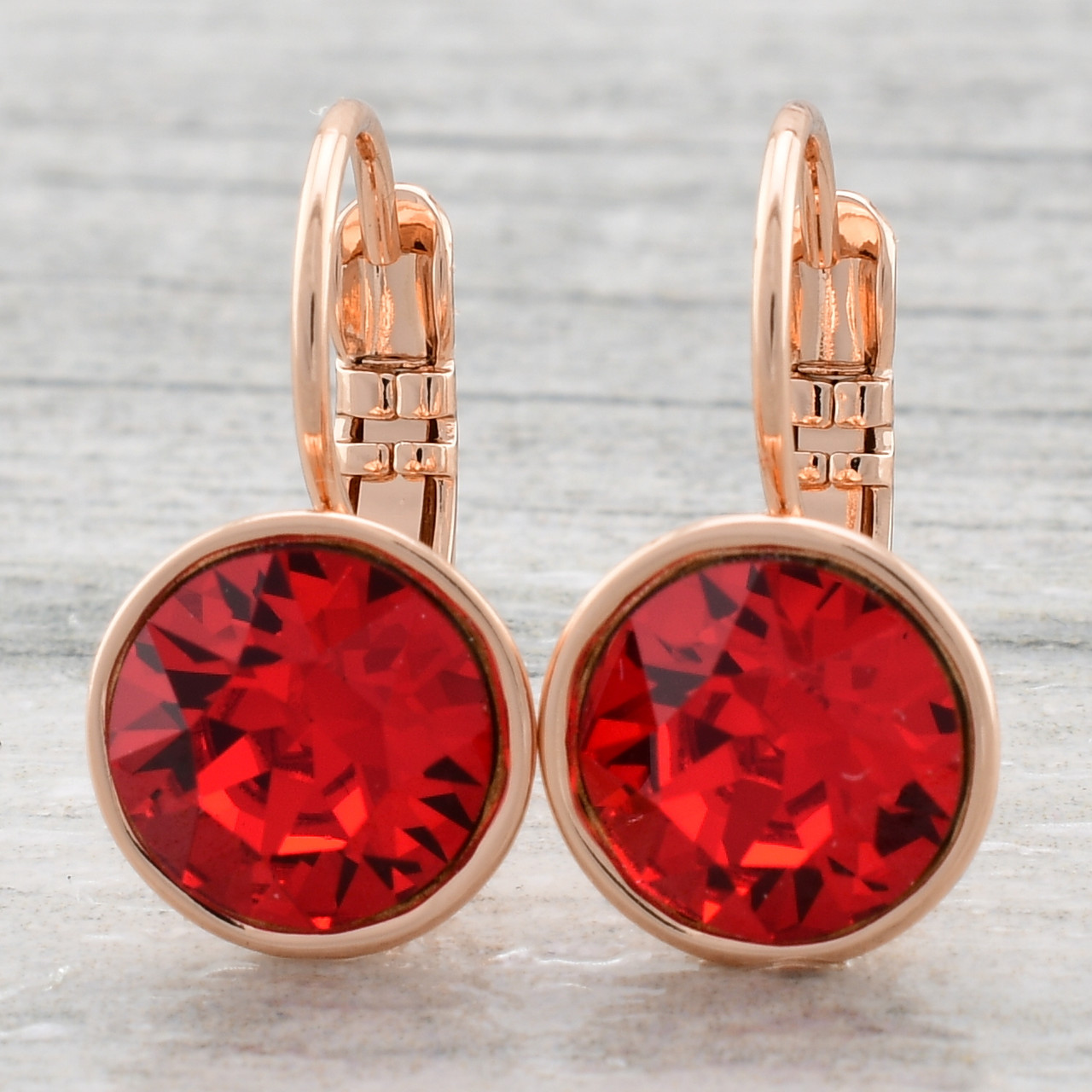 Серьги Xuping с кристаллами Swarovski 83058РО размер 19х10 мм цвет красный позолота РО
Серьги Xuping с кристаллами Swarovski 83058РО размер 19х10 мм цвет красный позолота РО
