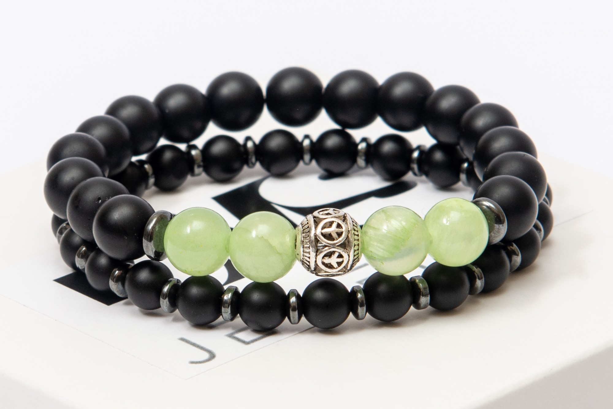 Парный браслет мужской и женский DMS Jewelry из натуральных камней Ø 8мм: шунгит, гематит (синт.), оникс ONYX EYE
Парный браслет мужской и женский DMS Jewelry из натуральных камней Ø 8мм: шунгит, гематит (синт.), оникс ONYX EYE