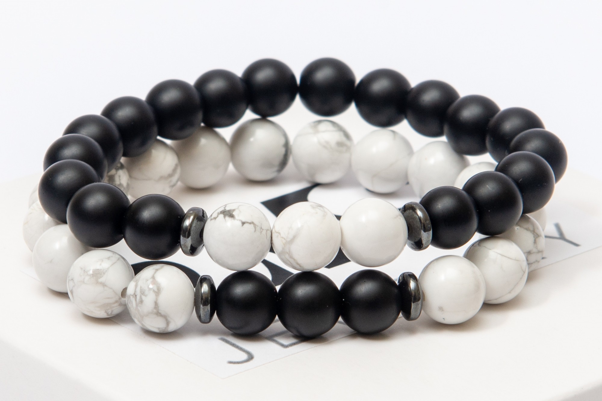 Парный женский браслет инь янь DMS Jewelry из натуральных камней: шунгит, гематит, кахолонг PAIR BLACK & WHITE TRIPLE
Парный женский браслет инь янь DMS Jewelry из натуральных камней: шунгит, гематит, кахолонг PAIR BLACK & WHITE TRIPLE