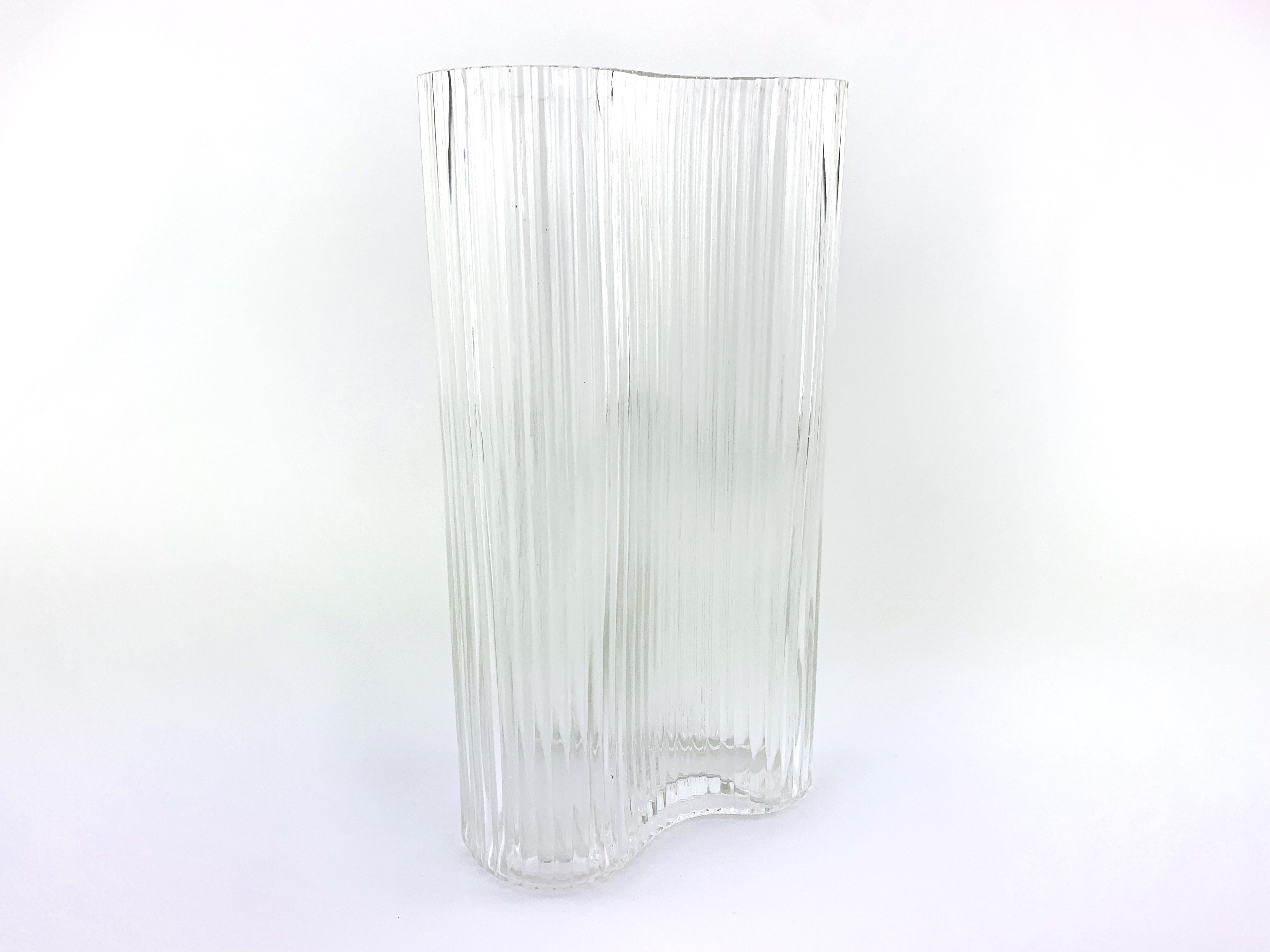 Ваза для цветов TerrA "Dual" прозрачная 31х16см (3507-22-3)
Ваза для цветов TerrA "Dual" прозрачная 31х16см (3507-22-3)