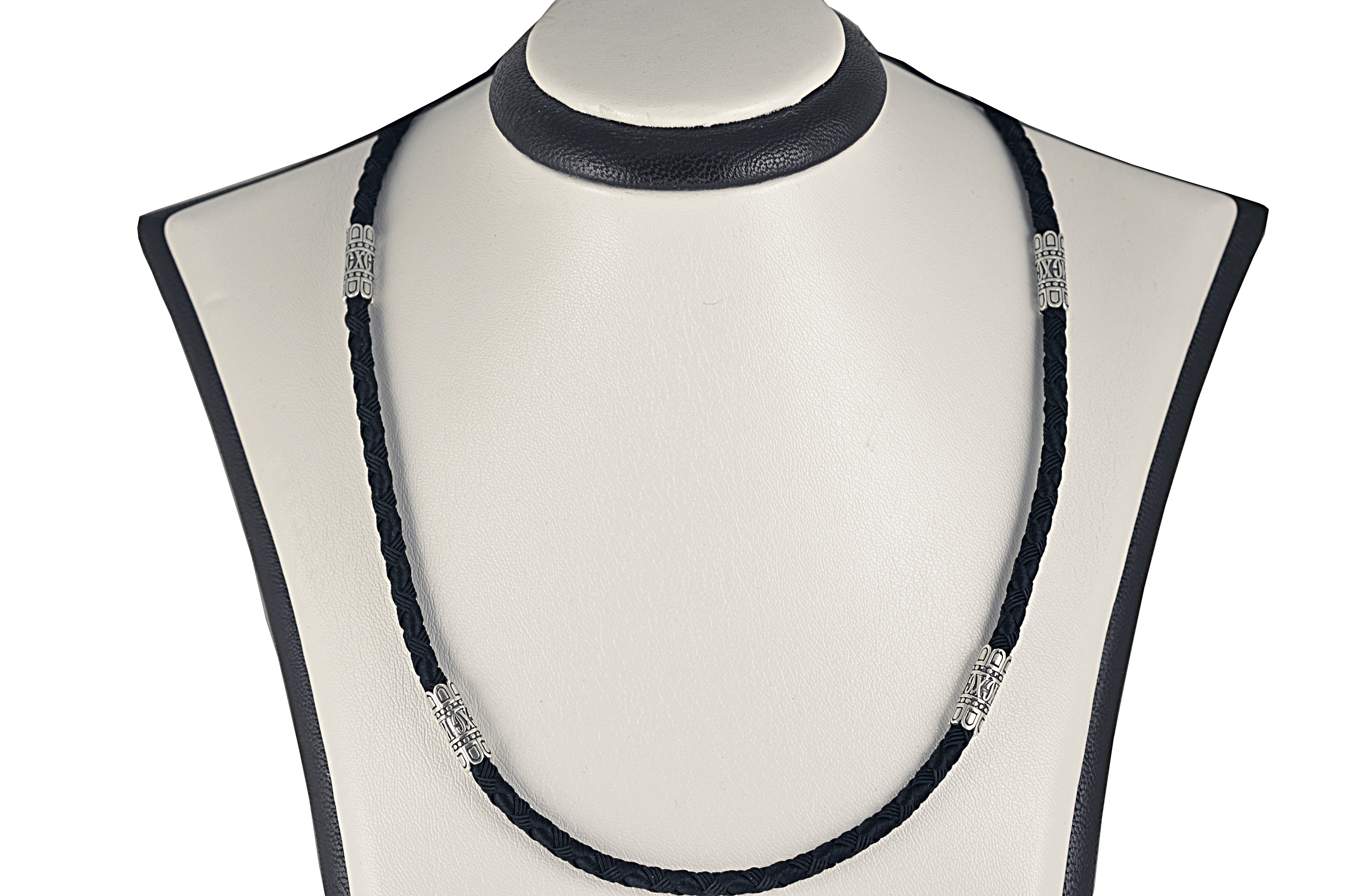Серебряный шнурок со вставками Meridian 925 пробы в чернении 50 размер (846/3500)
Серебряный шнурок со вставками Meridian 925 пробы в чернении 50 размер (846/3500)
