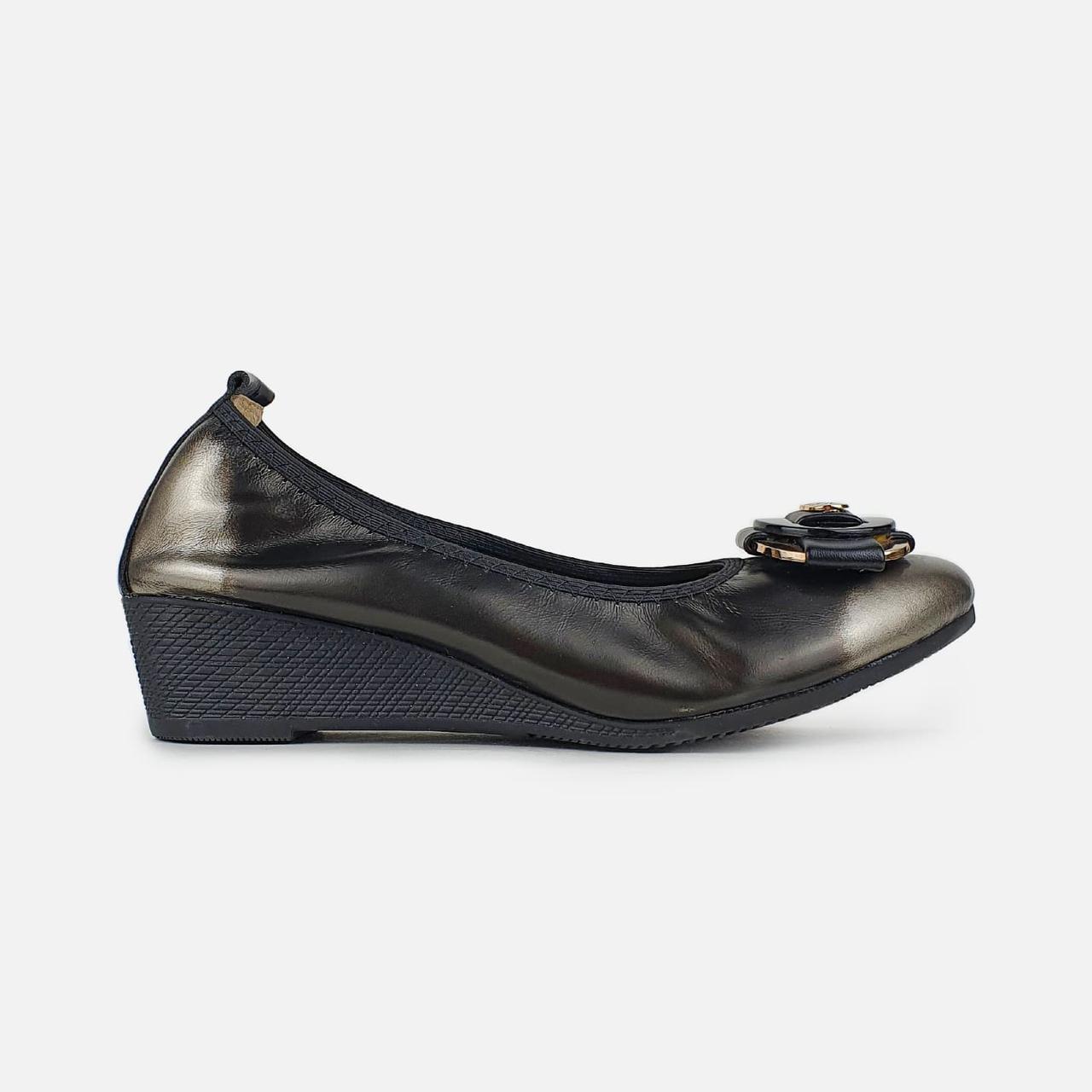 Балетки из натуральной кожи на маленькой танкетке 37 черные, 0799-9ч/с , Fashion
Балетки из натуральной кожи на маленькой танкетке 37 черные, 0799-9ч/с , Fashion