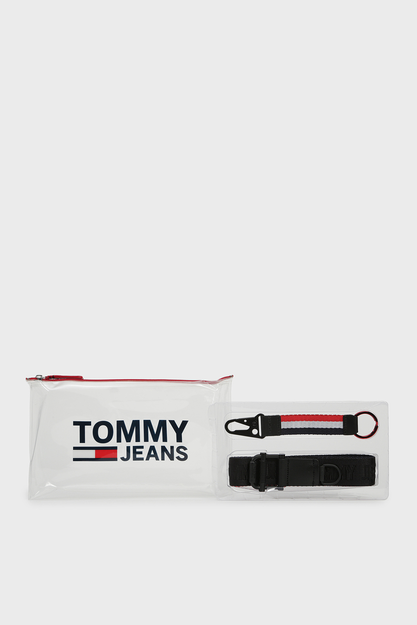 Набор мужских аксессуаров TJM REV BELT GIFTBOX (ремень, брелок, несессер) Tommy Hilfiger 90 AM0AM05139
Набор мужских аксессуаров TJM REV BELT GIFTBOX (ремень, брелок, несессер) Tommy Hilfiger 90 AM0AM05139