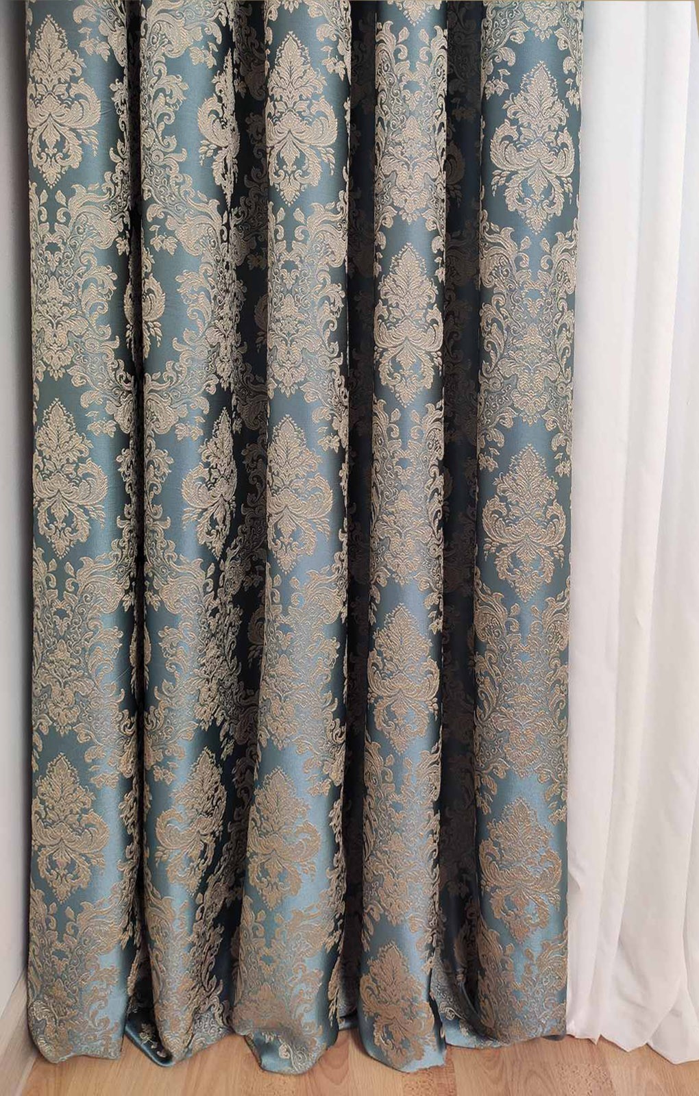 Шторы Декорин Версаль 250х250 см 2 шт Светло-золотистый рисунок на бирюзовом фоне 
Шторы Декорин Версаль 250х250 см 2 шт Светло-золотистый рисунок на бирюзовом фоне