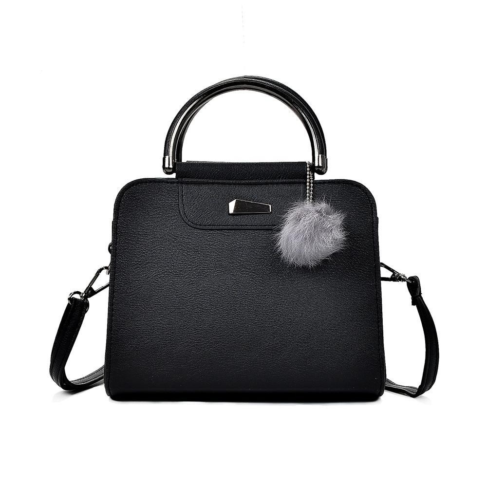 Женская черная сумка
Женская черная сумка